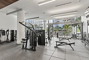 Sky Ala Moana 3509 3 Bedroom Condo by RedAwning