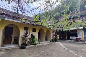 OYO 94016 Homestay Baronsari