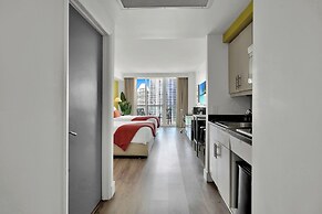 Stunning 12th Floor Studio in the Grove