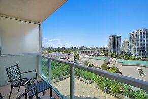 Stunning 12th Floor Studio in the Grove