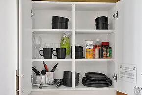 Stunning 12th Floor Studio in the Grove