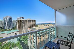 Stunning 12th Floor Studio in the Grove