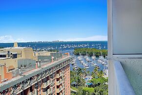 Stunning 12th Floor Studio in the Grove