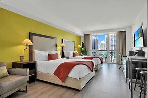 Stunning 12th Floor Studio in the Grove