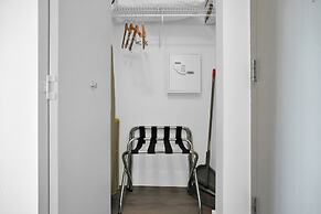 Stunning 12th Floor Studio in the Grove