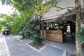 OYO 94017 Victouris ResortNearPantai Sepanjang