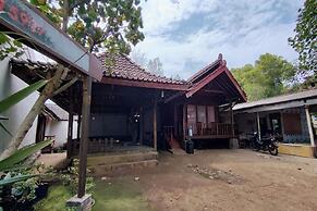 OYO 94017 Victouris ResortNearPantai Sepanjang