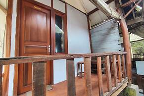 OYO 94017 Victouris ResortNearPantai Sepanjang