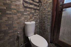 OYO 94017 Victouris ResortNearPantai Sepanjang