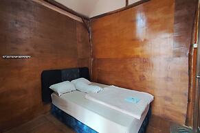 OYO 94017 Victouris ResortNearPantai Sepanjang