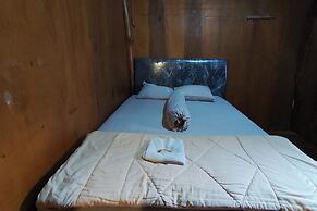 OYO 94017 Victouris ResortNearPantai Sepanjang