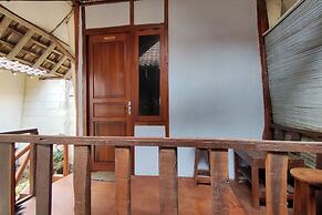 OYO 94017 Victouris ResortNearPantai Sepanjang