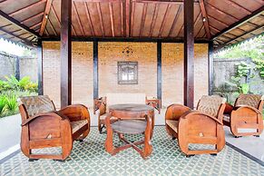 Capital O 94018 Joglo Eyang Niek Turi Syariah