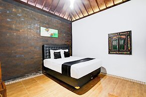 Capital O 94018 Joglo Eyang Niek Turi Syariah