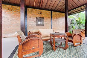 Capital O 94018 Joglo Eyang Niek Turi Syariah