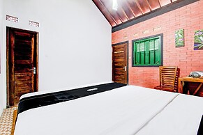 Capital O 94018 Joglo Eyang Niek Turi Syariah