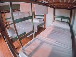 Franca's House - Piscina - Praia do Rosa