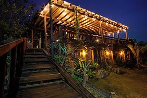 Franca's House - Piscina - Praia do Rosa