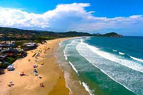 Franca's House - Piscina - Praia do Rosa