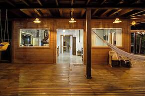 Franca's House - Piscina - Praia do Rosa