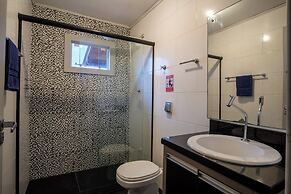 Franca's House - Piscina - Praia do Rosa