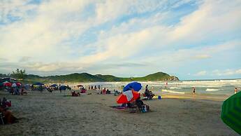 Franca's House - Piscina - Praia do Rosa