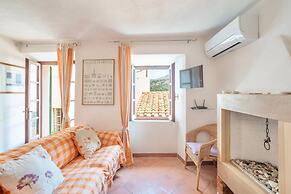 Maya Apartment in Marciana