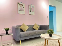 Comfy 3-Bedrooms Apartment at Meritus Residensi