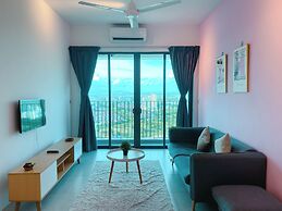 Comfy 3-Bedrooms Apartment at Meritus Residensi
