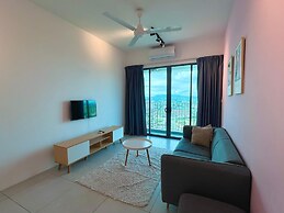 Comfy 3-Bedrooms Apartment at Meritus Residensi