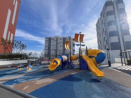 Comfy 3-Bedrooms Apartment at Meritus Residensi