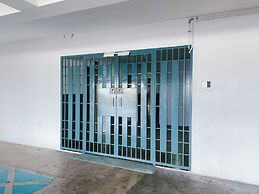 Comfy 3-Bedrooms Apartment at Meritus Residensi