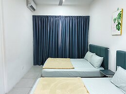 Comfy 3-Bedrooms Apartment at Meritus Residensi