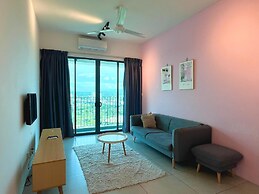 Comfy 3-Bedrooms Apartment at Meritus Residensi