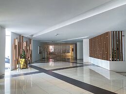 Comfy 3-Bedrooms Apartment at Meritus Residensi