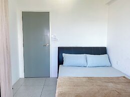 Comfy 3-Bedrooms Apartment at Meritus Residensi