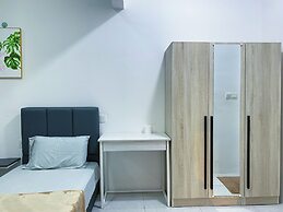 Comfy 3-Bedrooms Apartment at Meritus Residensi