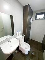 Comfy 3-Bedrooms Apartment at Meritus Residensi