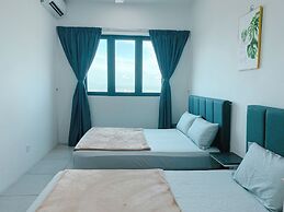 Comfy 3-Bedrooms Apartment at Meritus Residensi