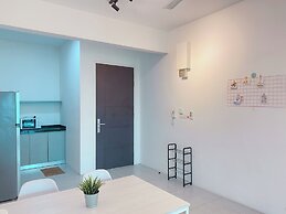 Comfy 3-Bedrooms Apartment at Meritus Residensi