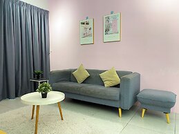 Comfy 3-Bedrooms Apartment at Meritus Residensi