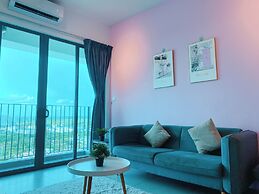 Comfy 3-Bedrooms Apartment at Meritus Residensi