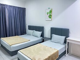 Comfy 3-Bedrooms Apartment at Meritus Residensi