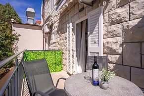 Beachfront Villa near Zlatni rat