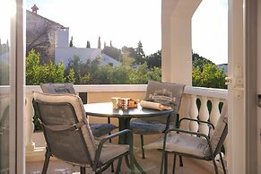 Beachfront Villa near Zlatni rat