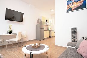 Beachfront Villa near Zlatni rat