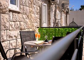 Beachfront Villa near Zlatni rat