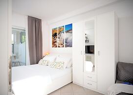 Beachfront Villa near Zlatni rat