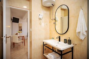 Beachfront Villa near Zlatni rat