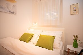 Beachfront Villa near Zlatni rat